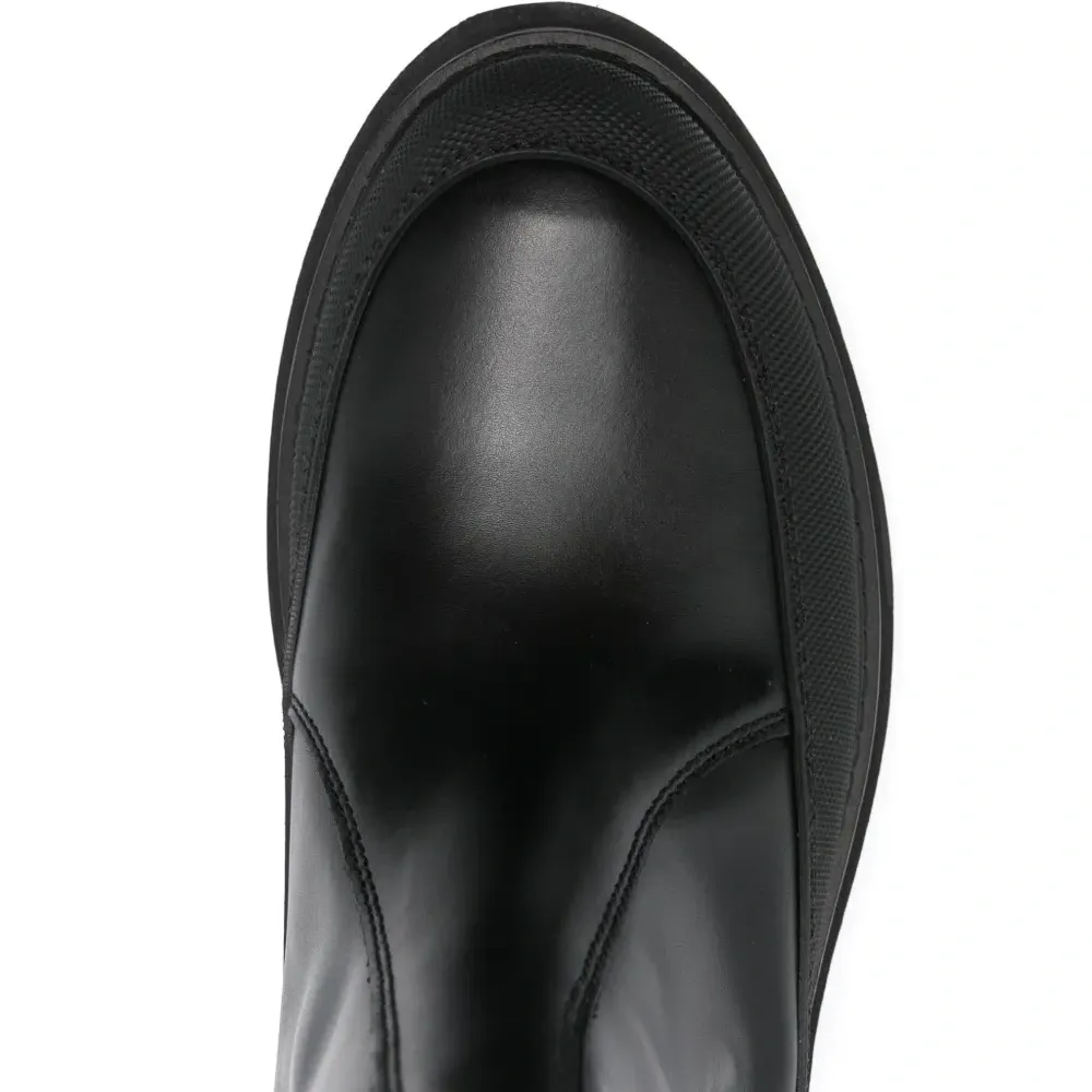 Ботинки челси на массивной подошве