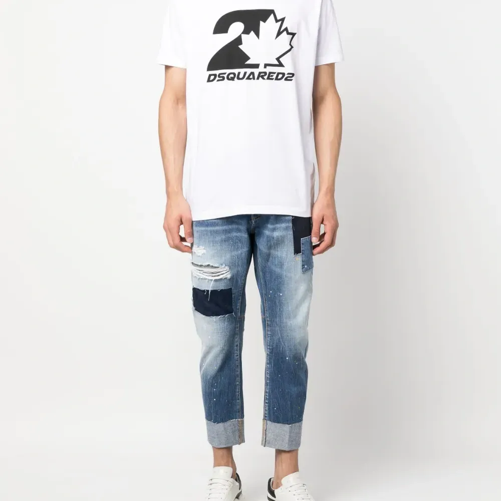 Футболка с логотипом