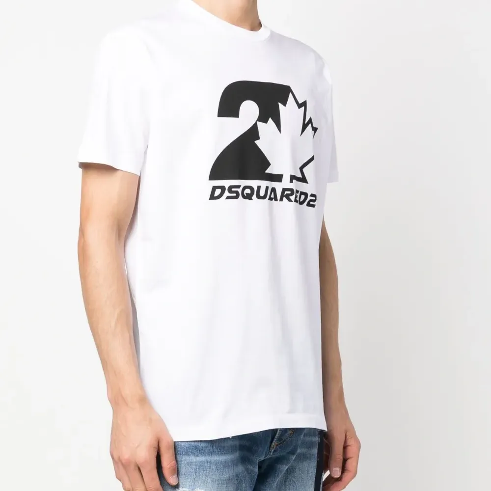 Футболка с логотипом