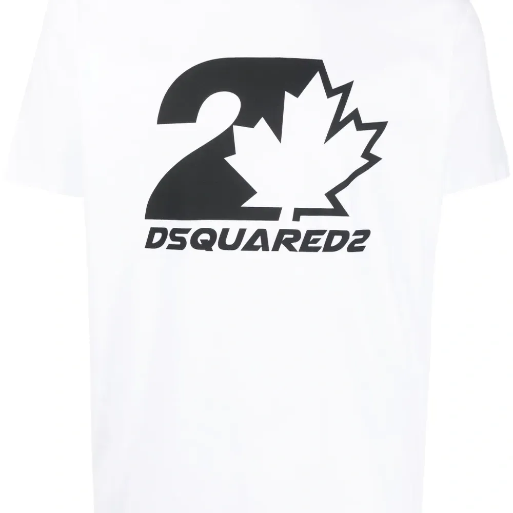 Футболка с логотипом