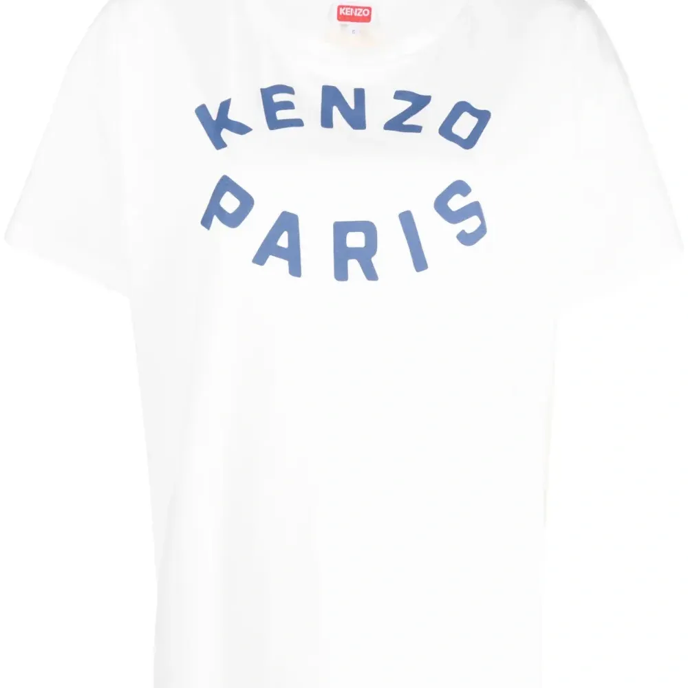 Футболка с логотипом