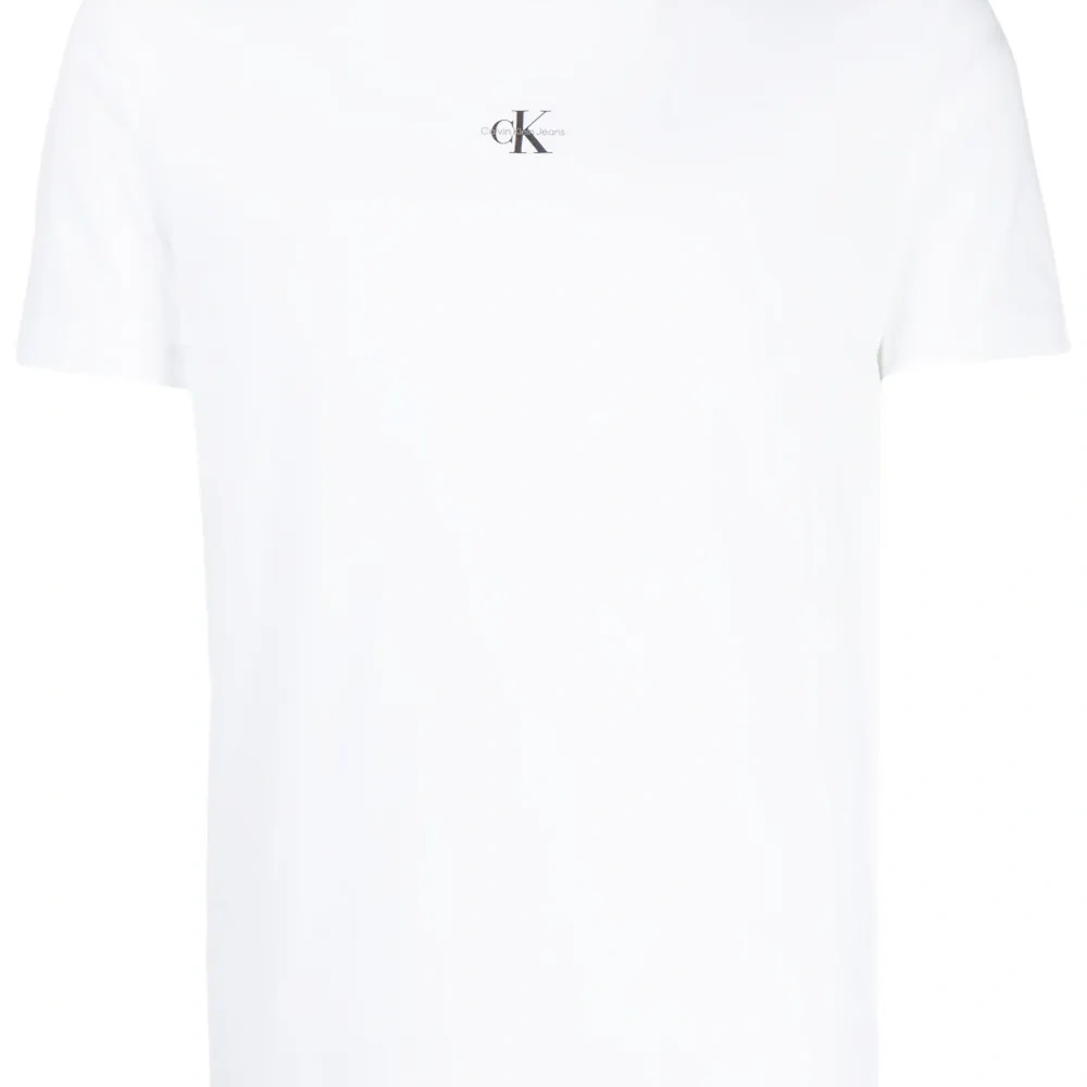 Футболка с логотипом