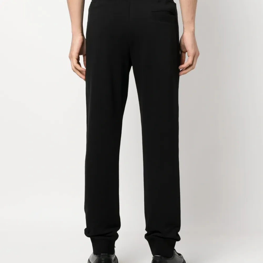 Спортивные брюки с вышитым логотипом