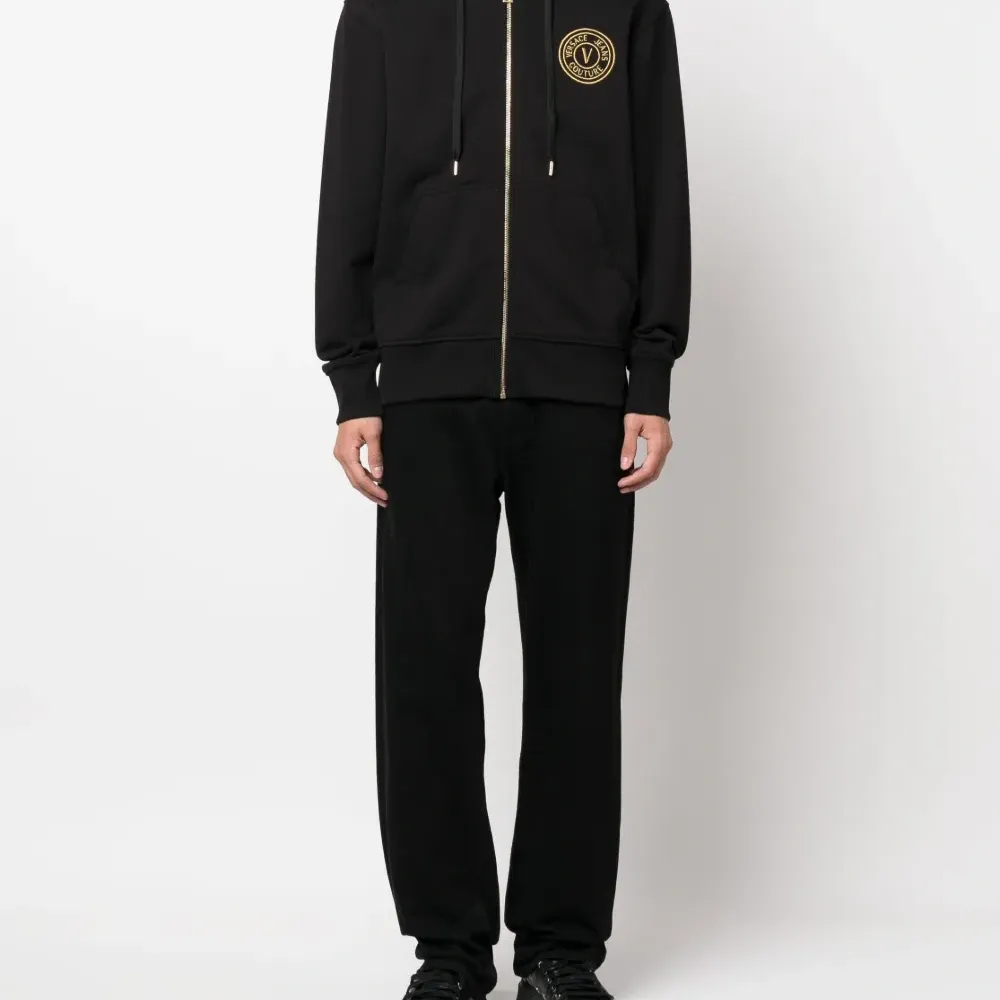 Худи на молнии с вышитым логотипом