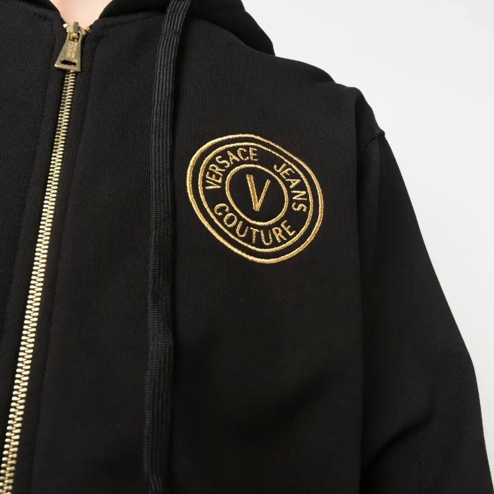 Худи на молнии с вышитым логотипом