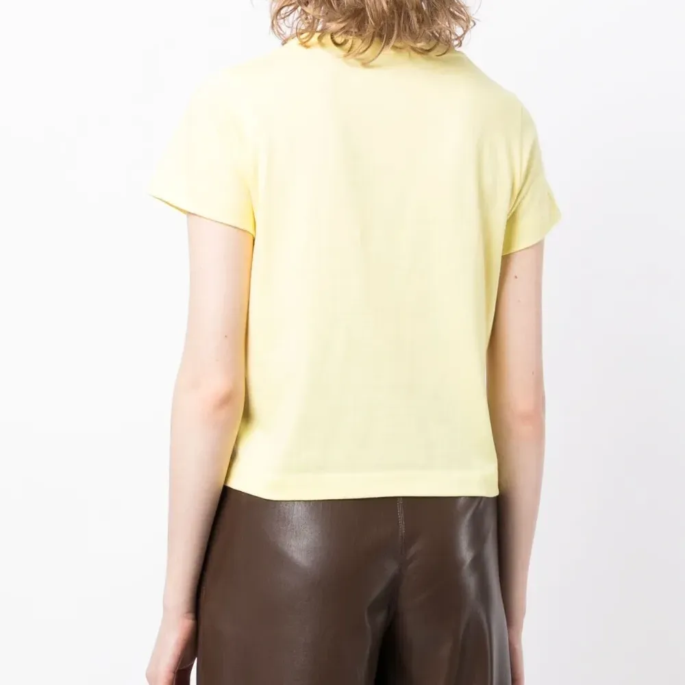 Укороченная футболка