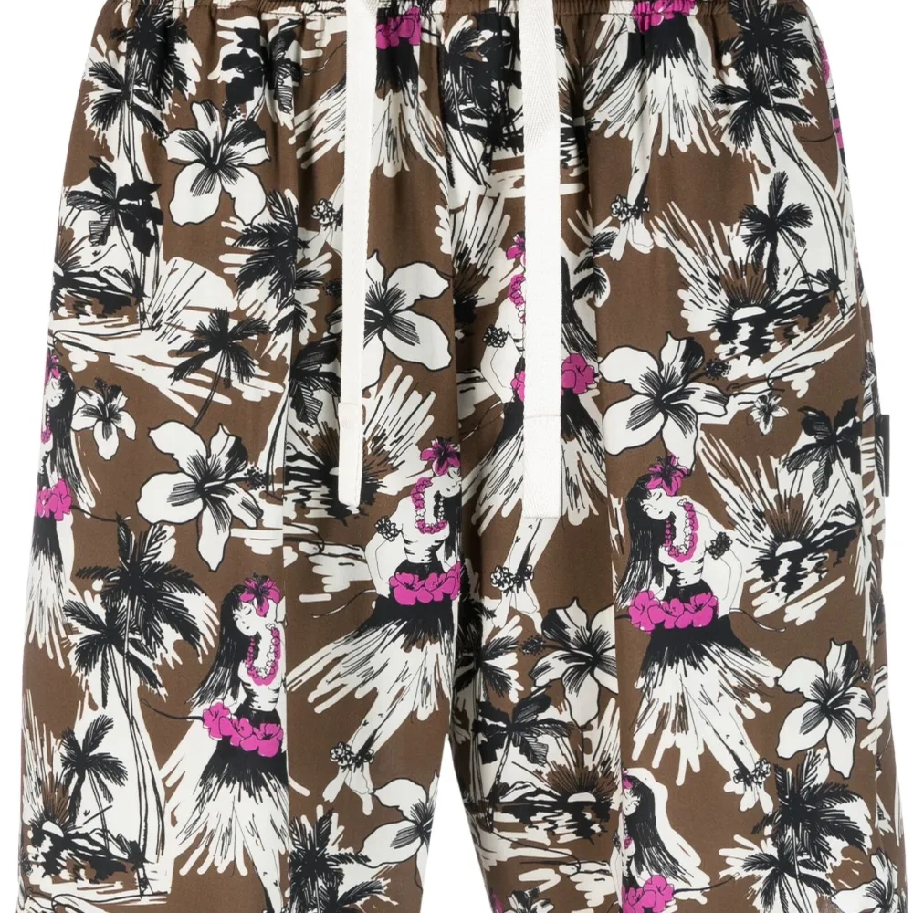 Шорты с графичным принтом