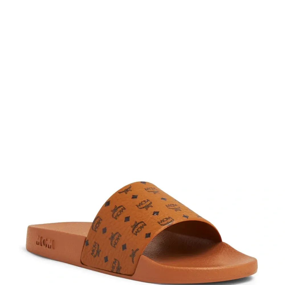 шлепанцы с логотипом