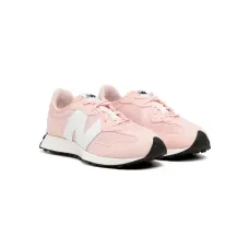 Кроссовки с нашивкой-логотипом