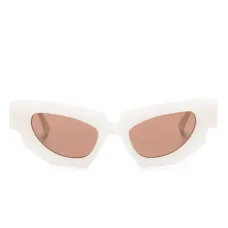 Солнцезащитные очки в оправе 'кошачий глаз' Солнцезащитные очки в оправе 'кошачий глаз'