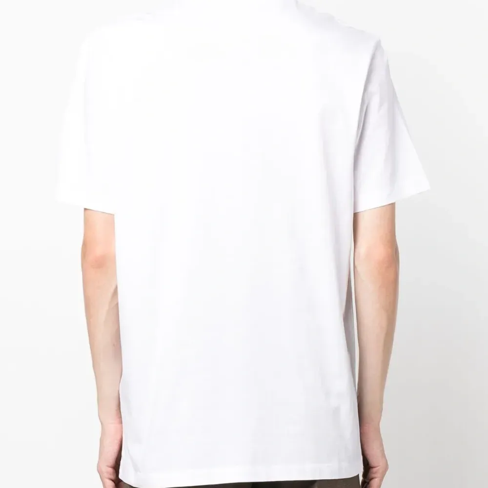 Футболка с логотипом