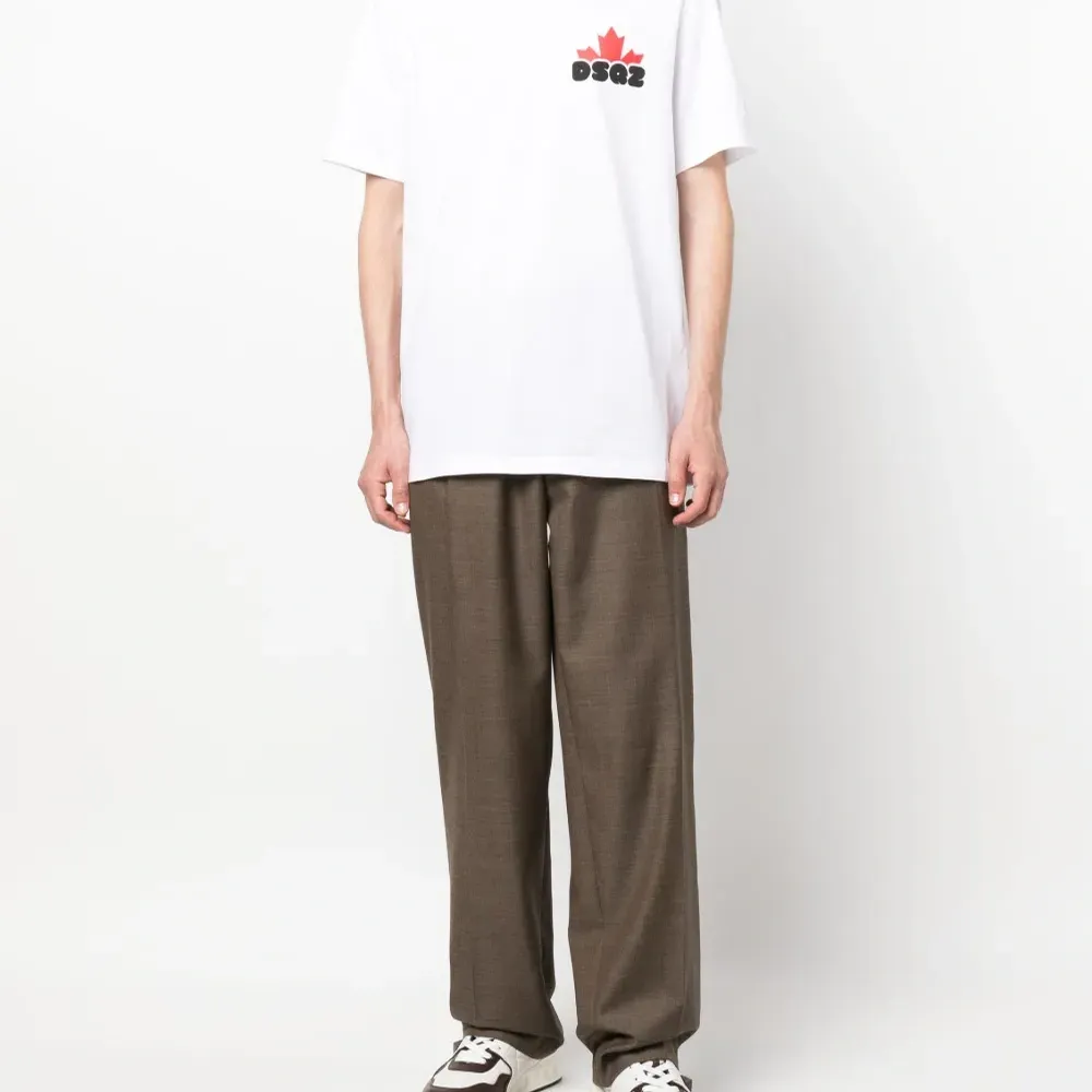 Футболка с логотипом