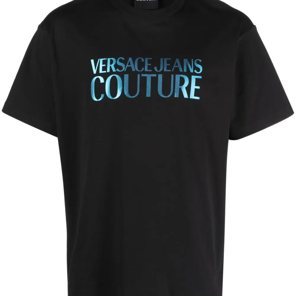 Футболка с логотипом