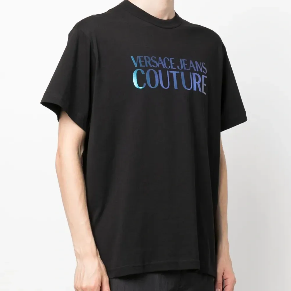 Футболка с логотипом