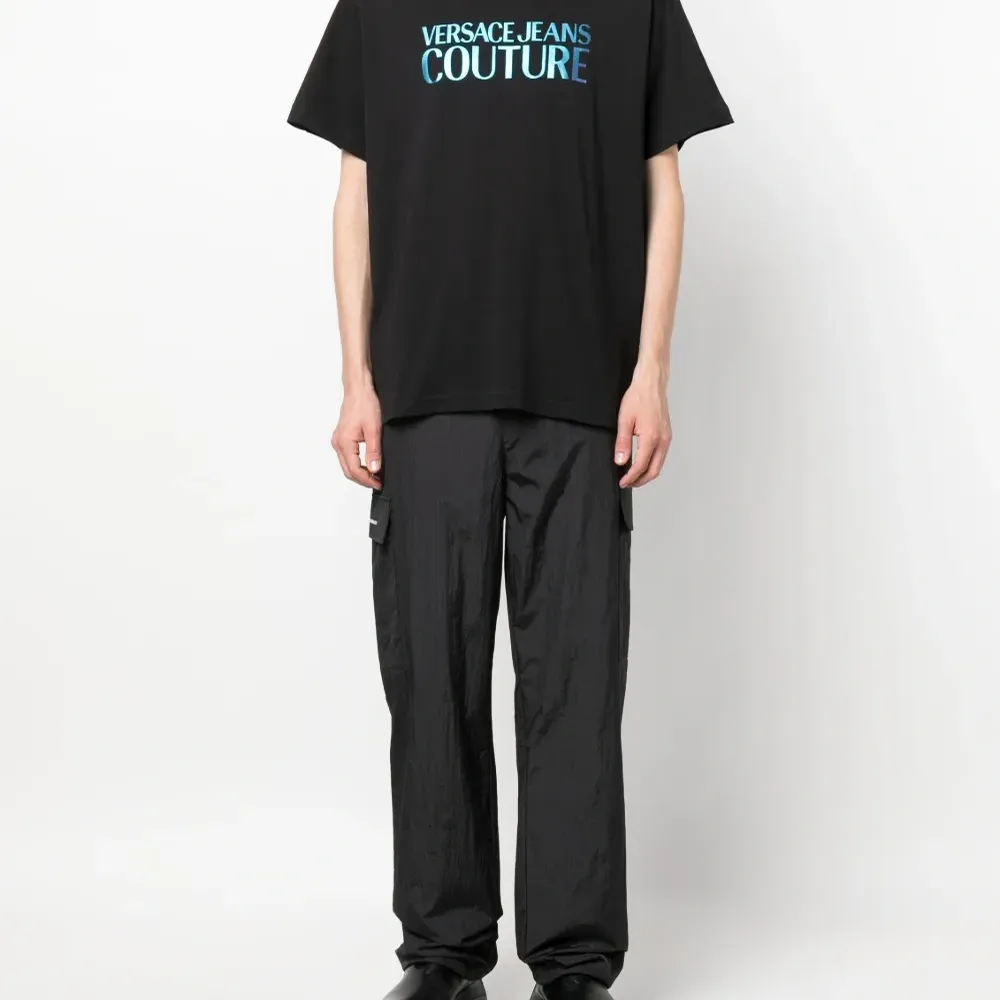 Футболка с логотипом