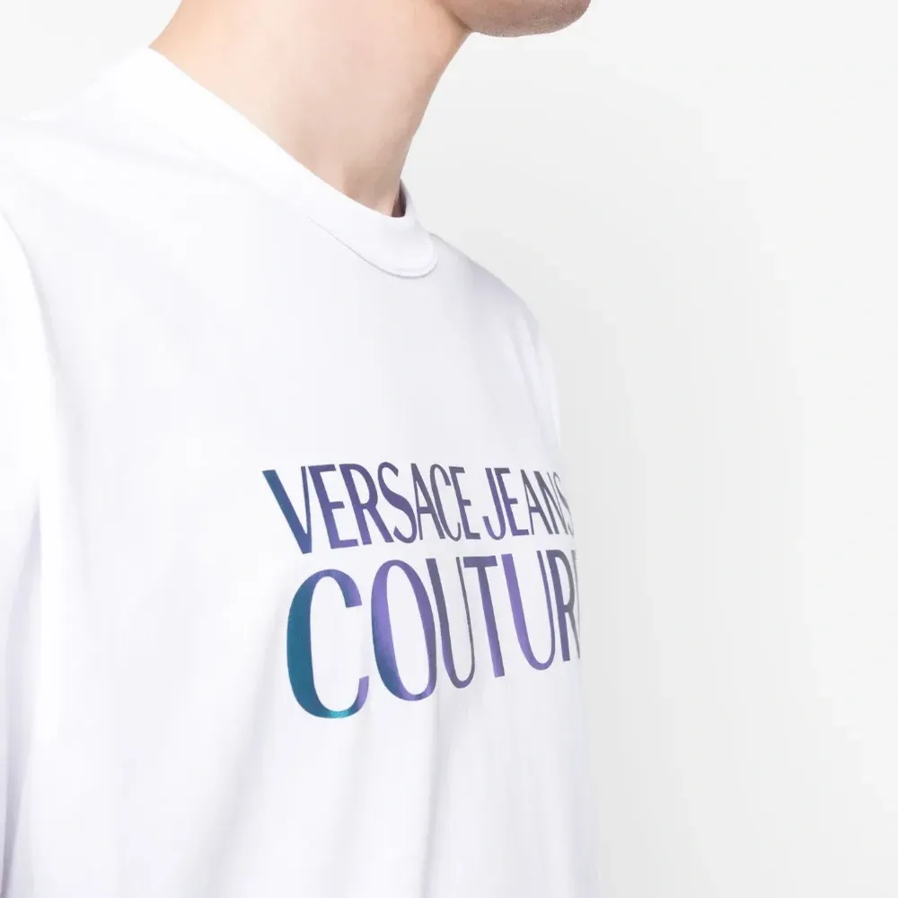 Футболка с логотипом