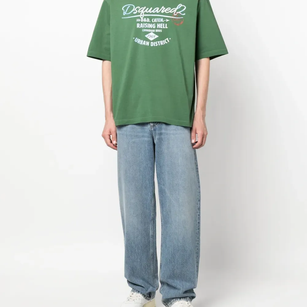 Футболка с логотипом