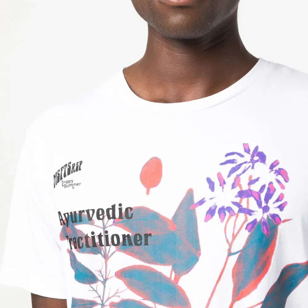 Футболка с графичным принтом