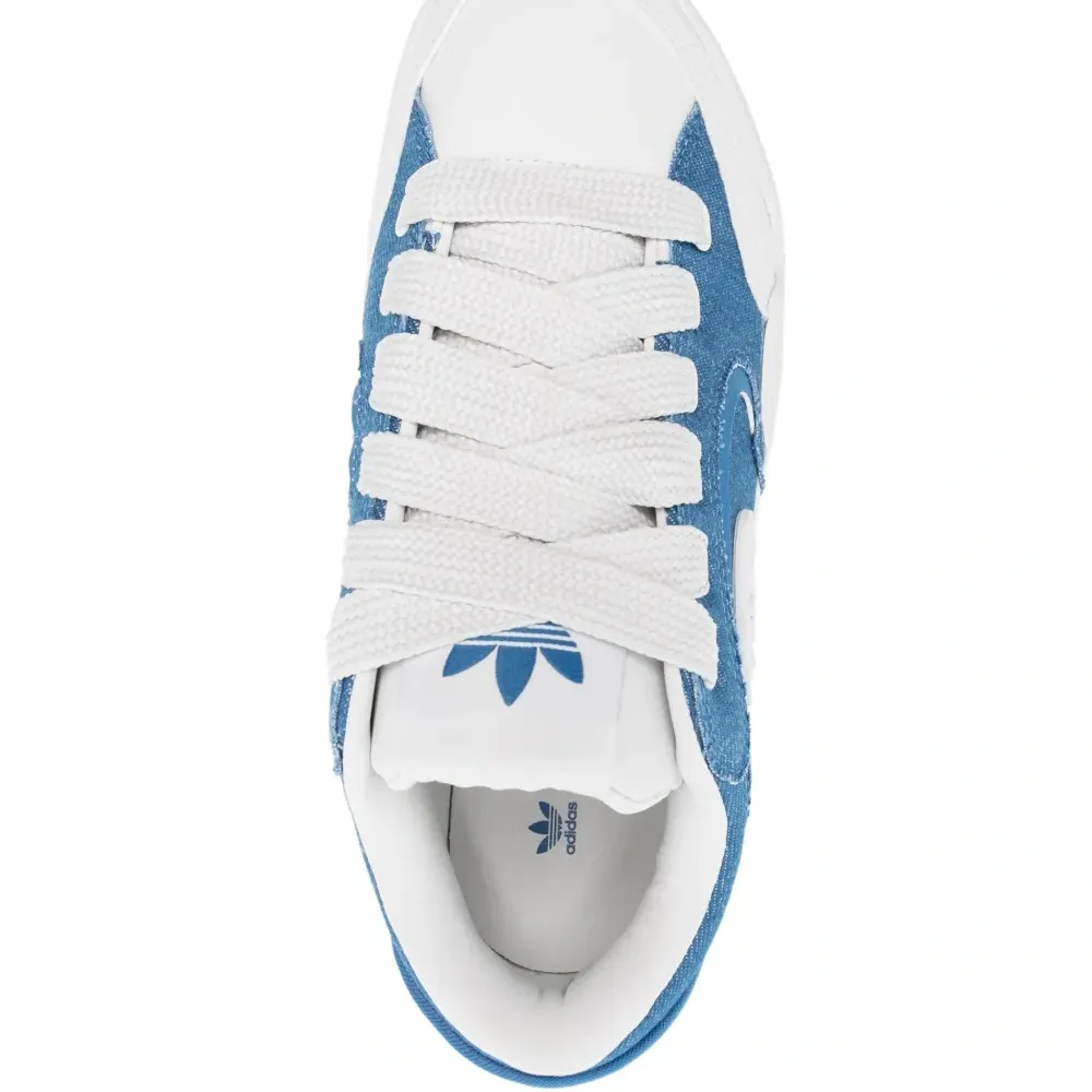 Кеды с нашивкой-логотипом