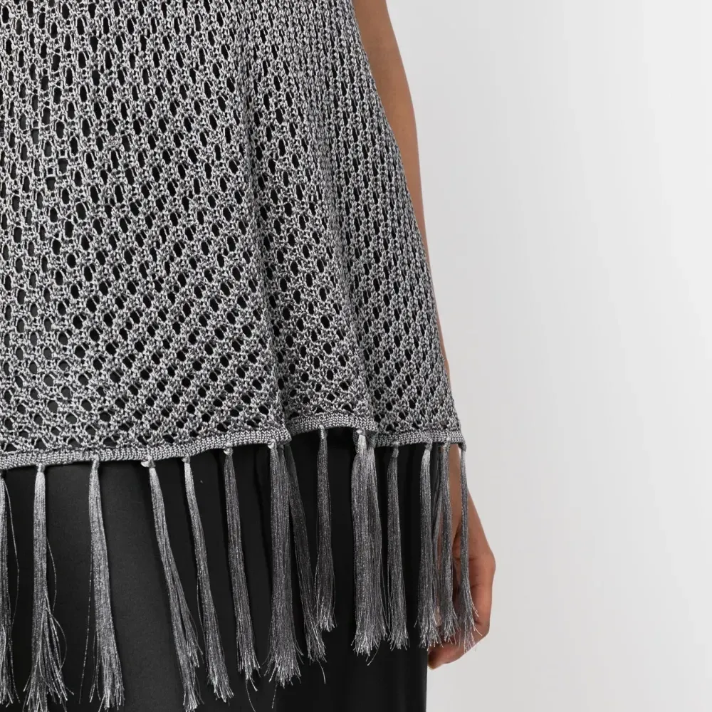 Топ рыхлой вязки с бахромой