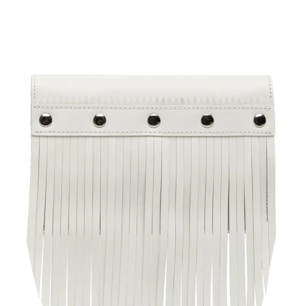 Куртка с заклепками и бахромой