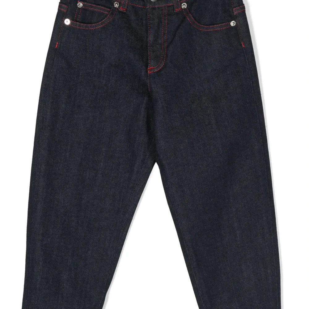 Прямые джинсы с вышитым логотипом