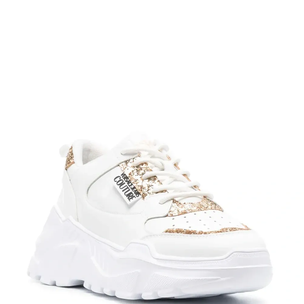 Кроссовки с блестками и нашивкой-логотипом