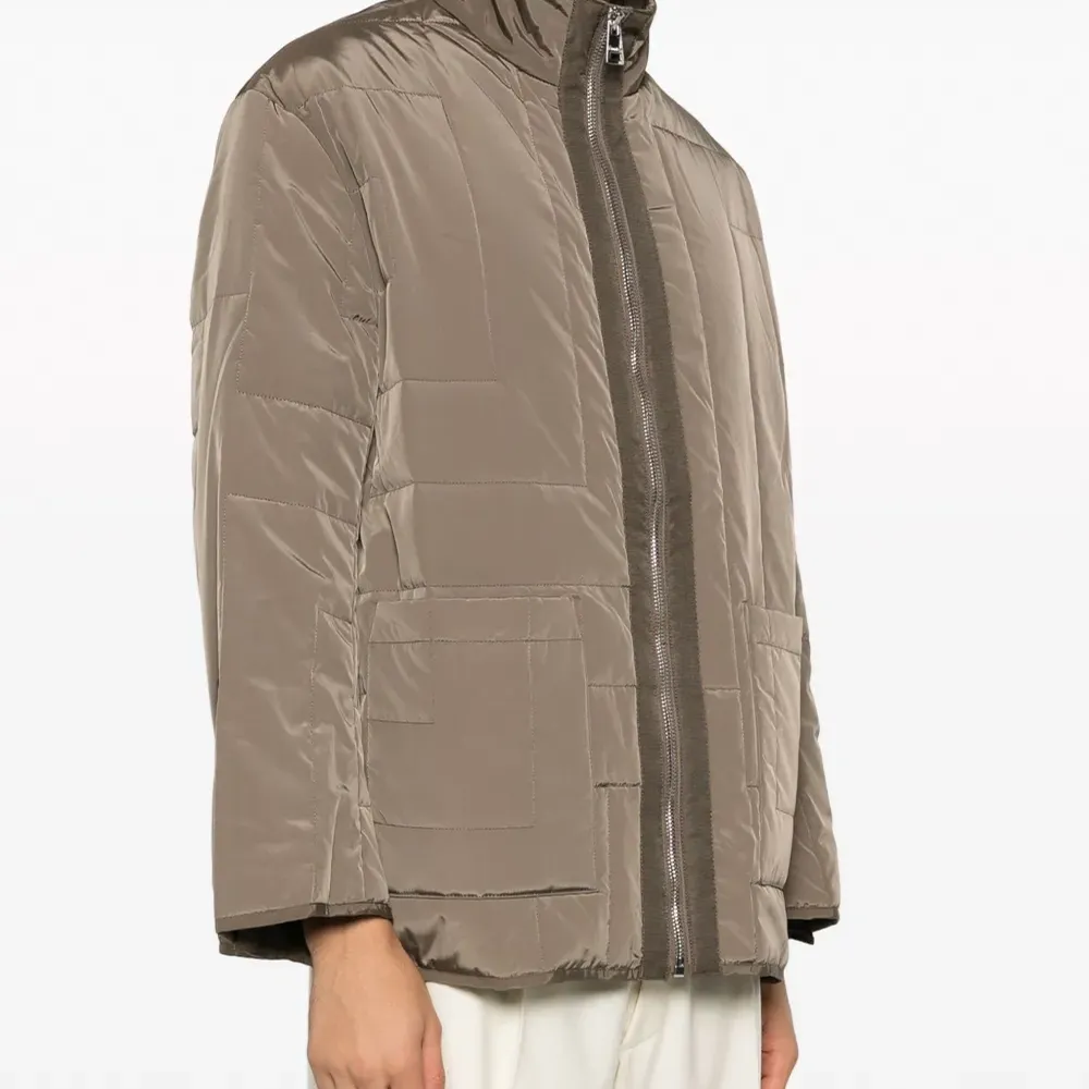 Парка Parisii на молнии Парка Parisii на молнии