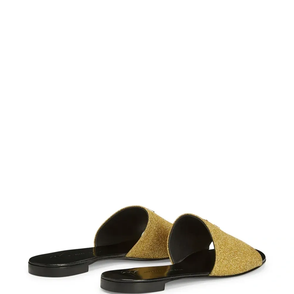 Шлепанцы Shirley