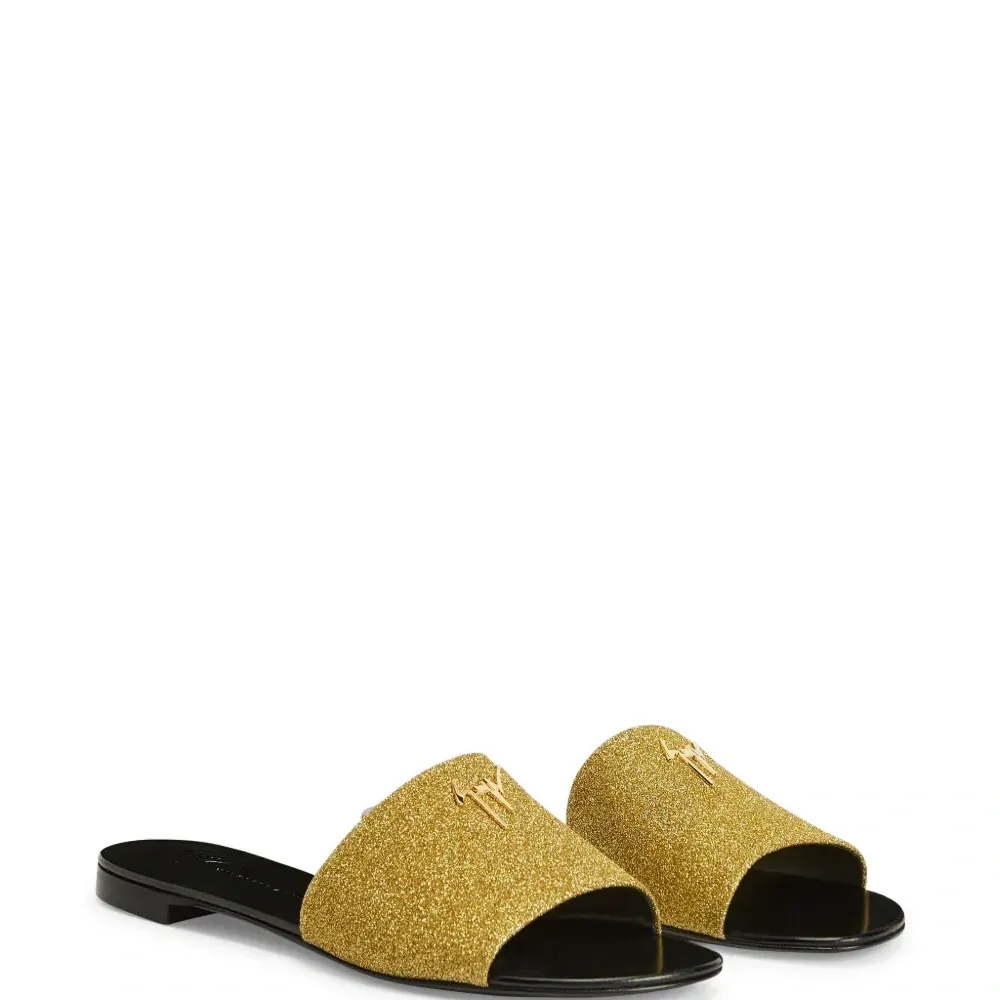 Шлепанцы Shirley