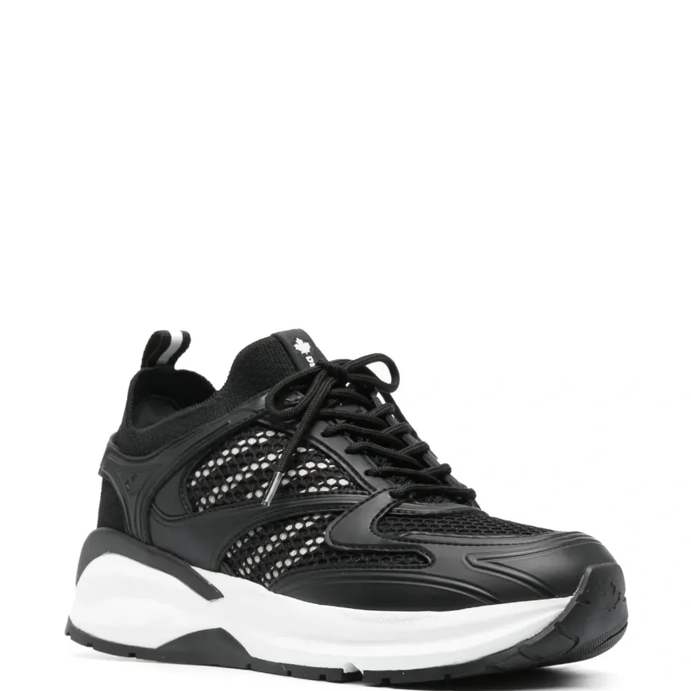 Кроссовки из коллаборации с Dash