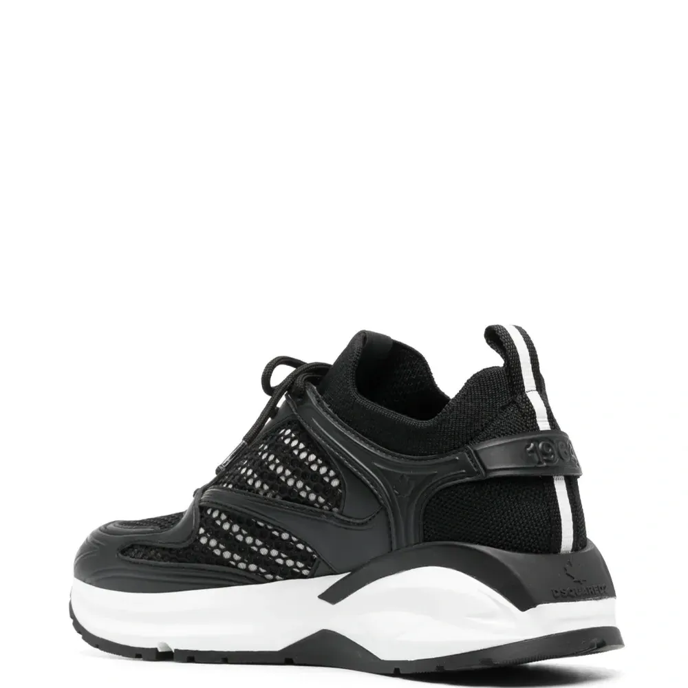 Кроссовки из коллаборации с Dash