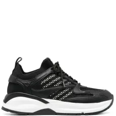 Кроссовки из коллаборации с Dash