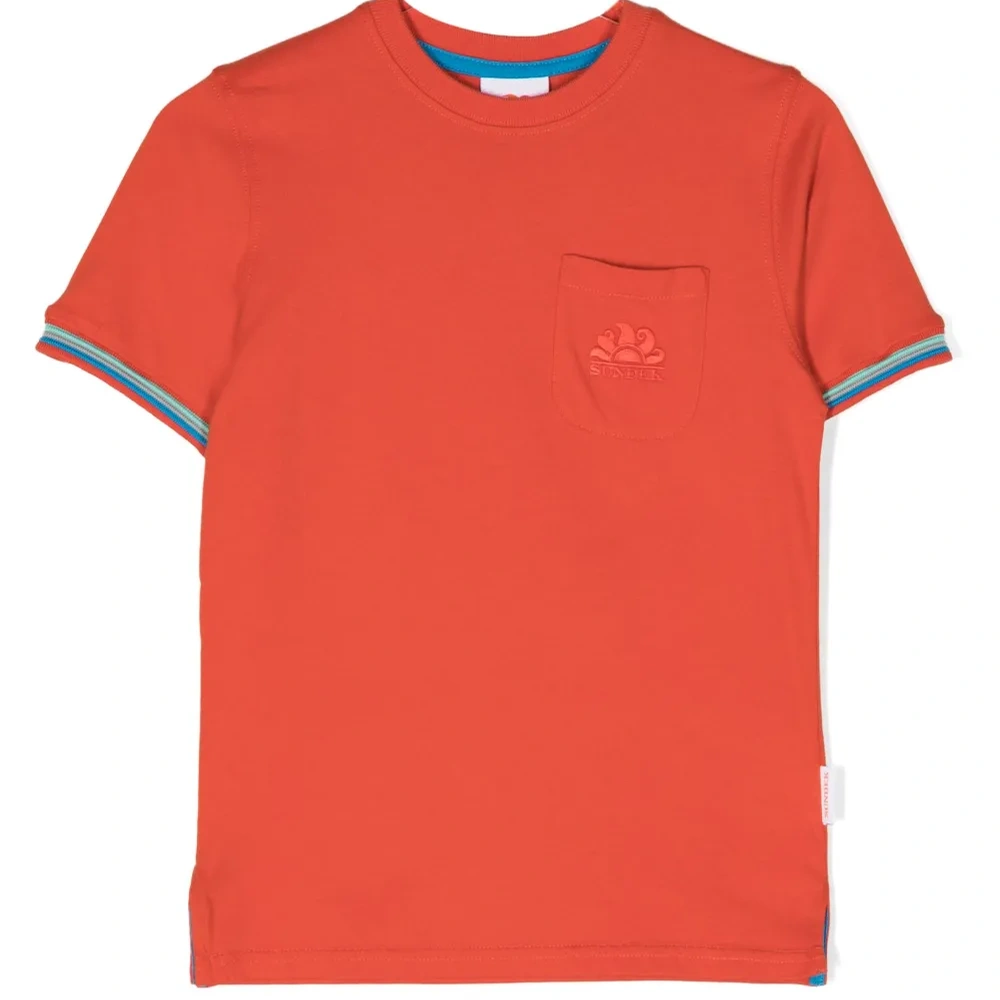 Футболка с вышитым логотипом