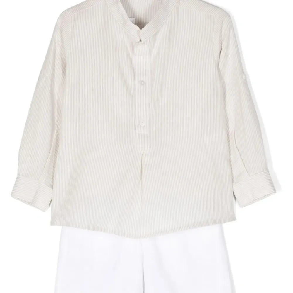 Комплект из рубашки и шортов