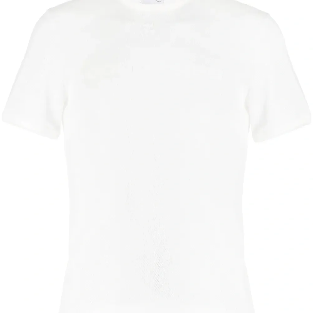 Футболка с вышитым логотипом и перфорацией