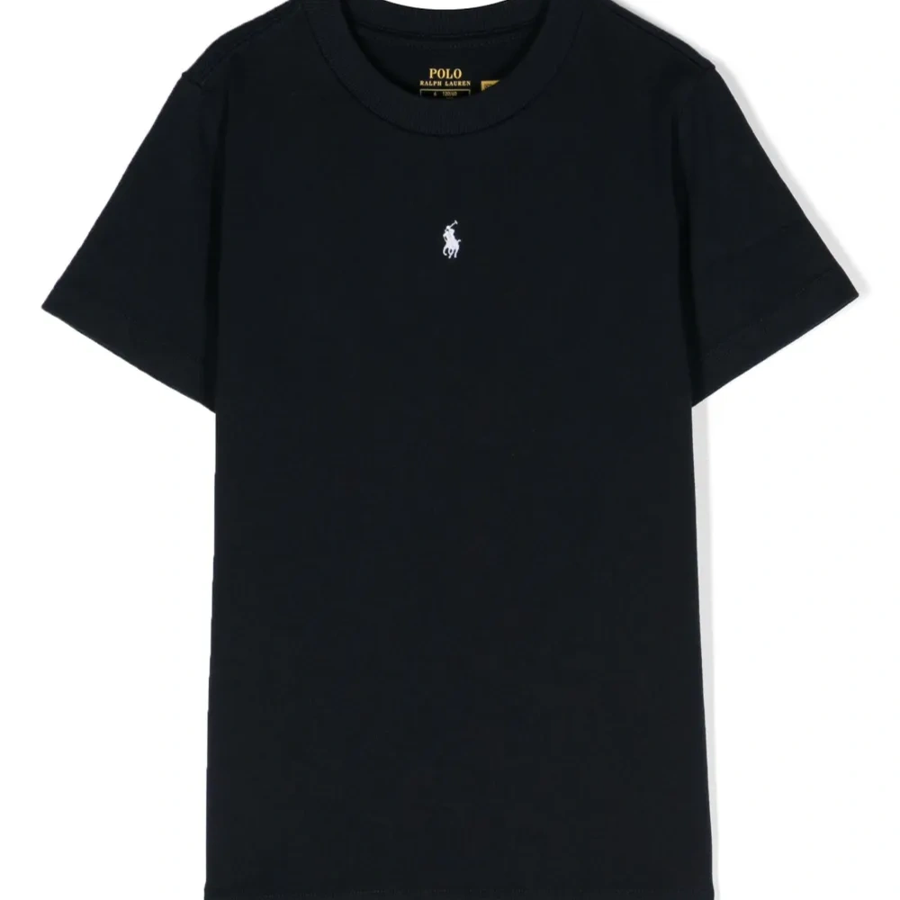 Футболка с вышивкой