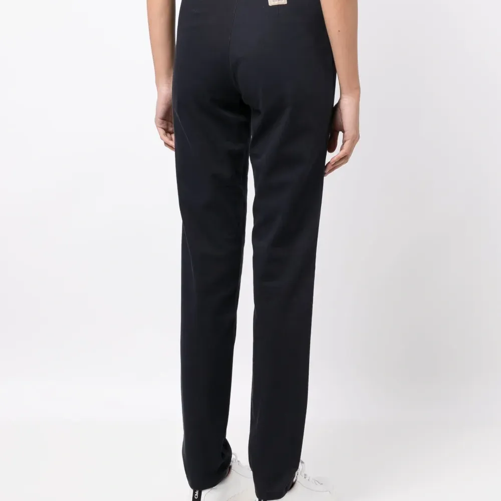 Прямые джинсы средней посадки