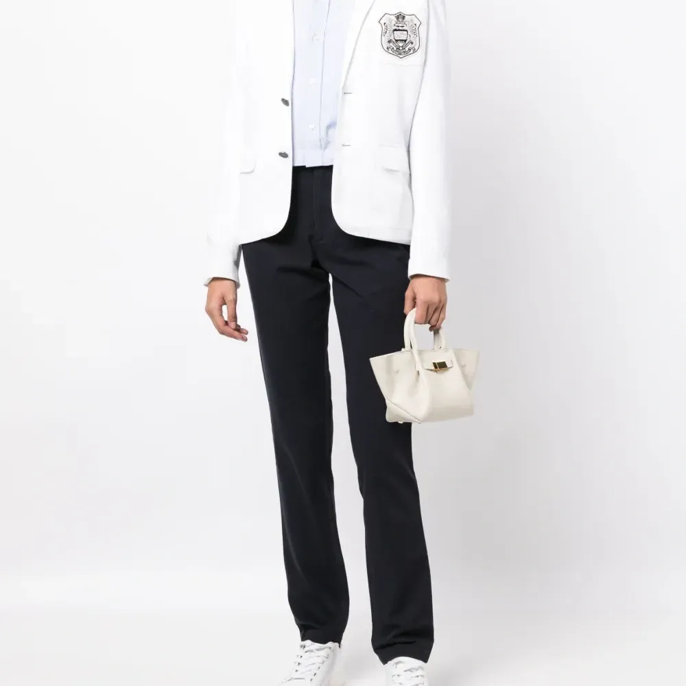 Прямые джинсы средней посадки