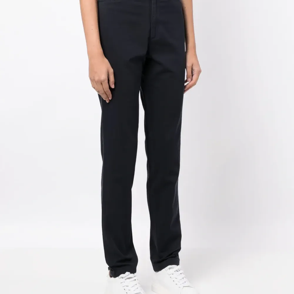 Прямые джинсы средней посадки