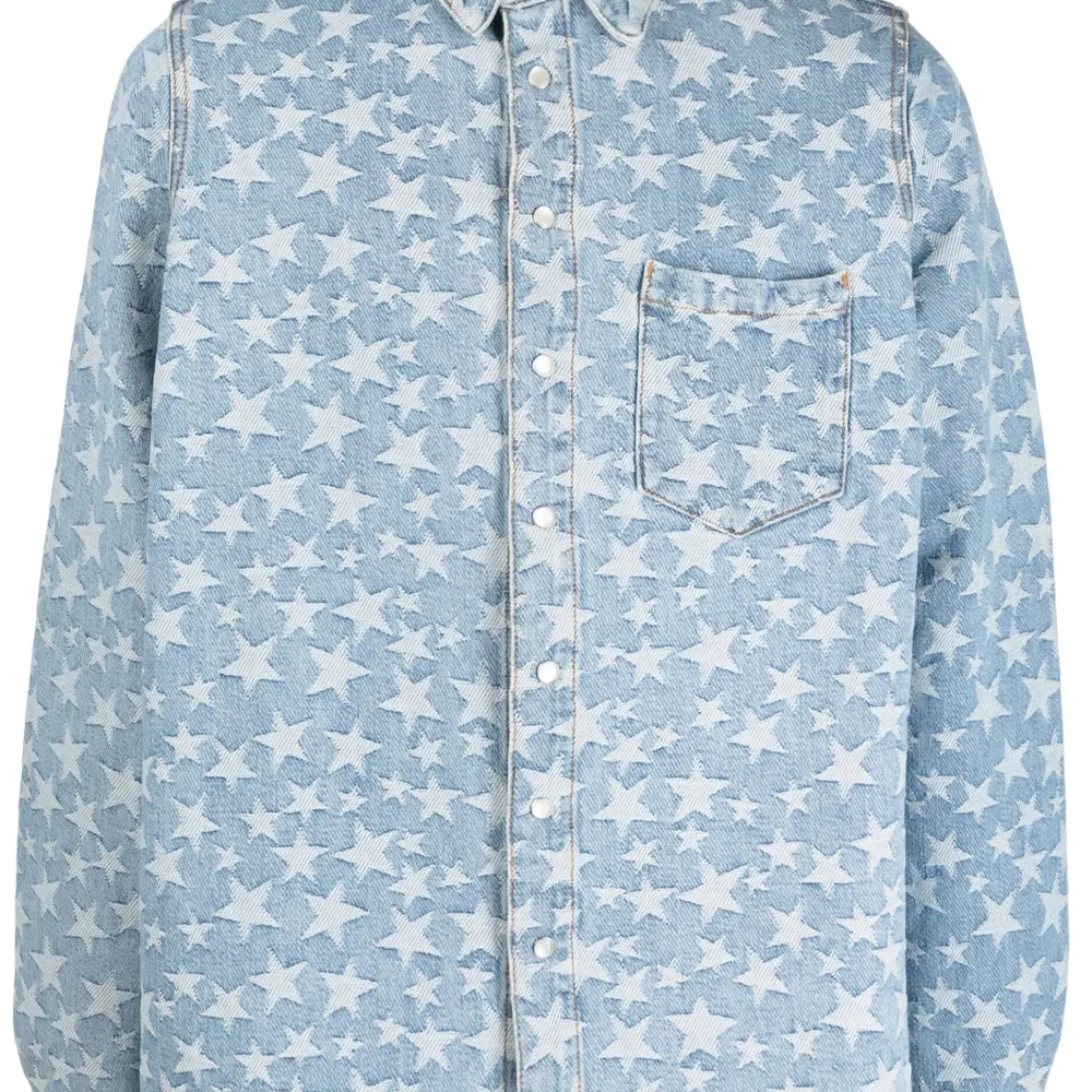 Джинсовая рубашка с узором