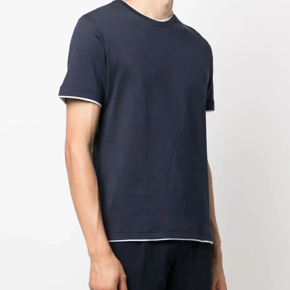 Футболка с круглым вырезом