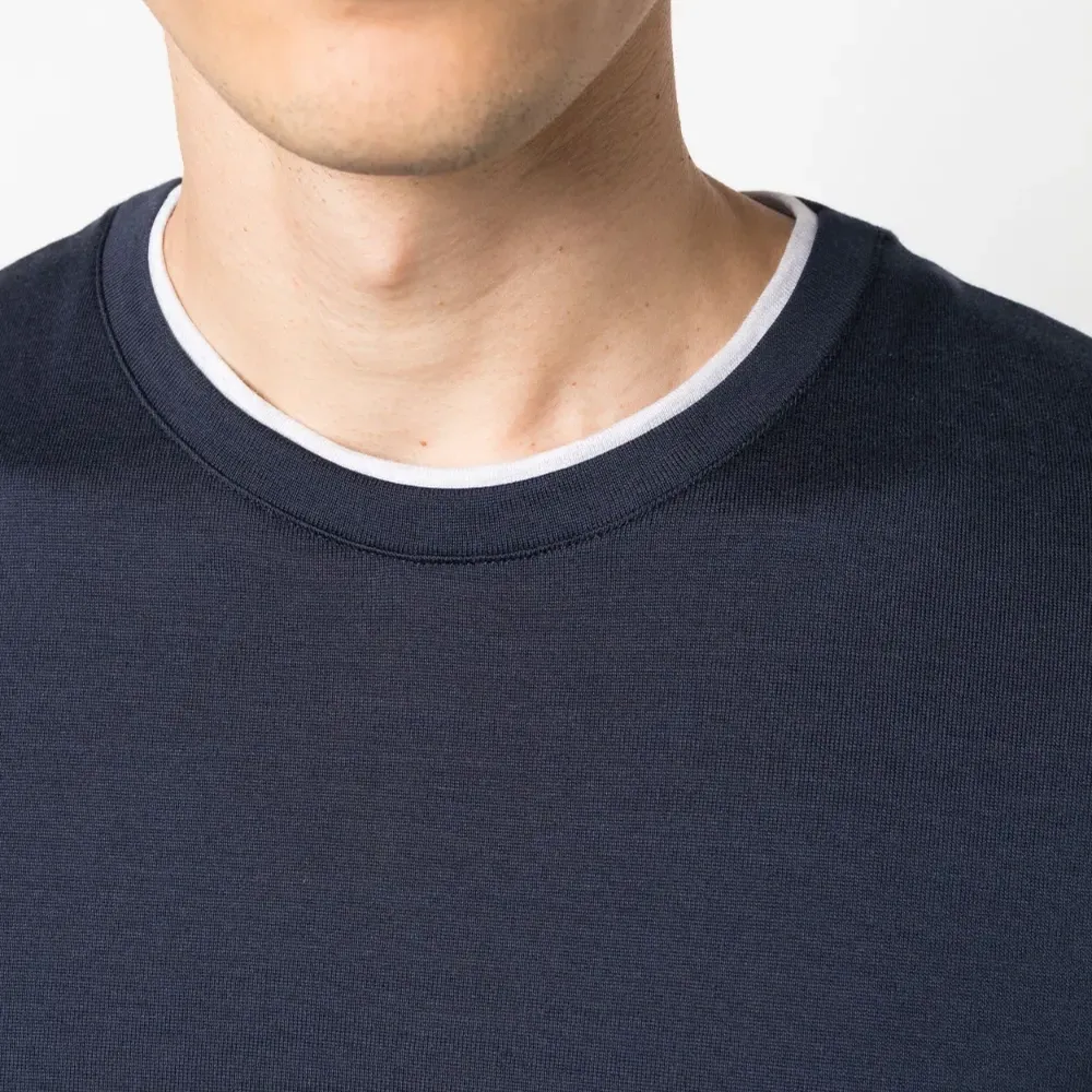 Футболка с круглым вырезом