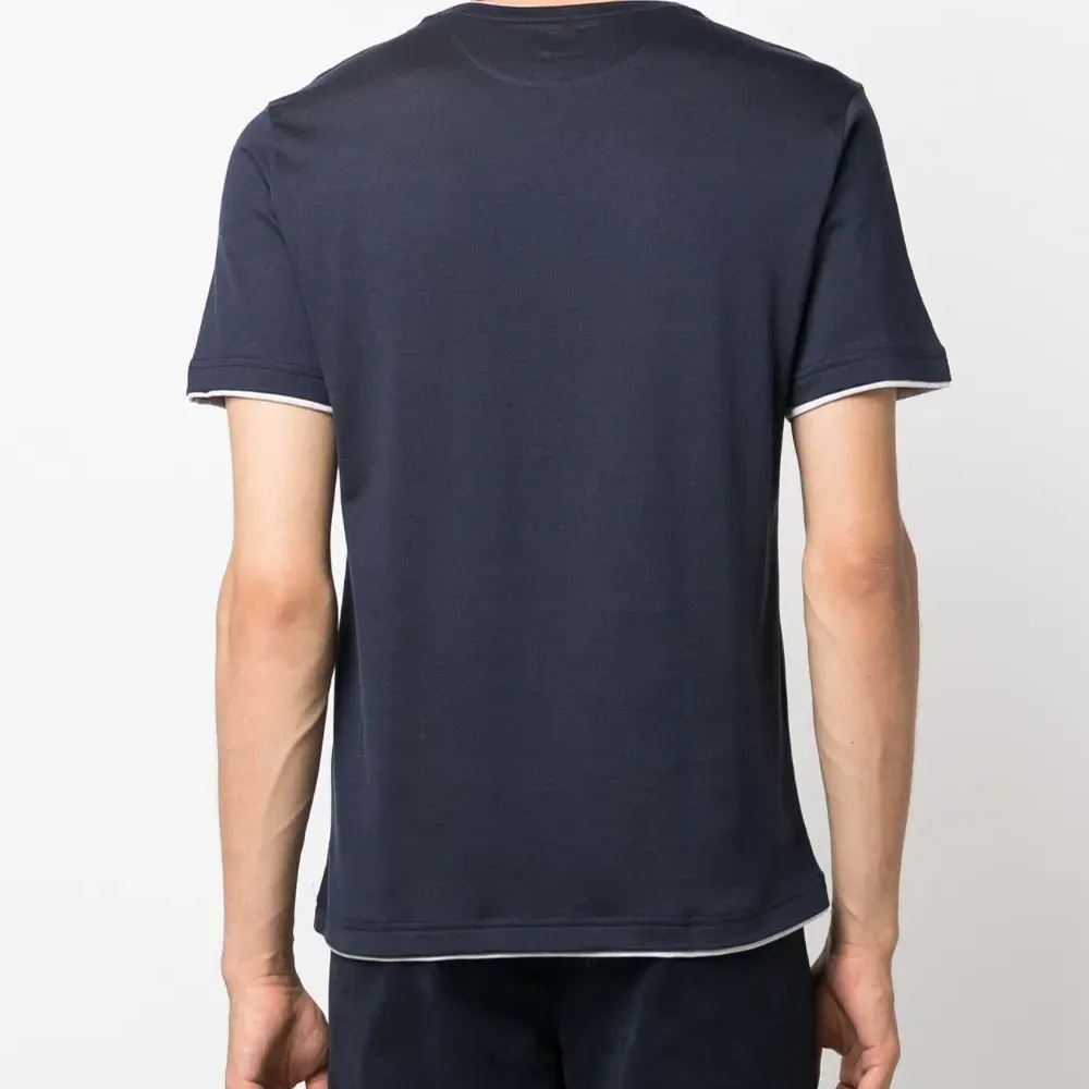 Футболка с круглым вырезом