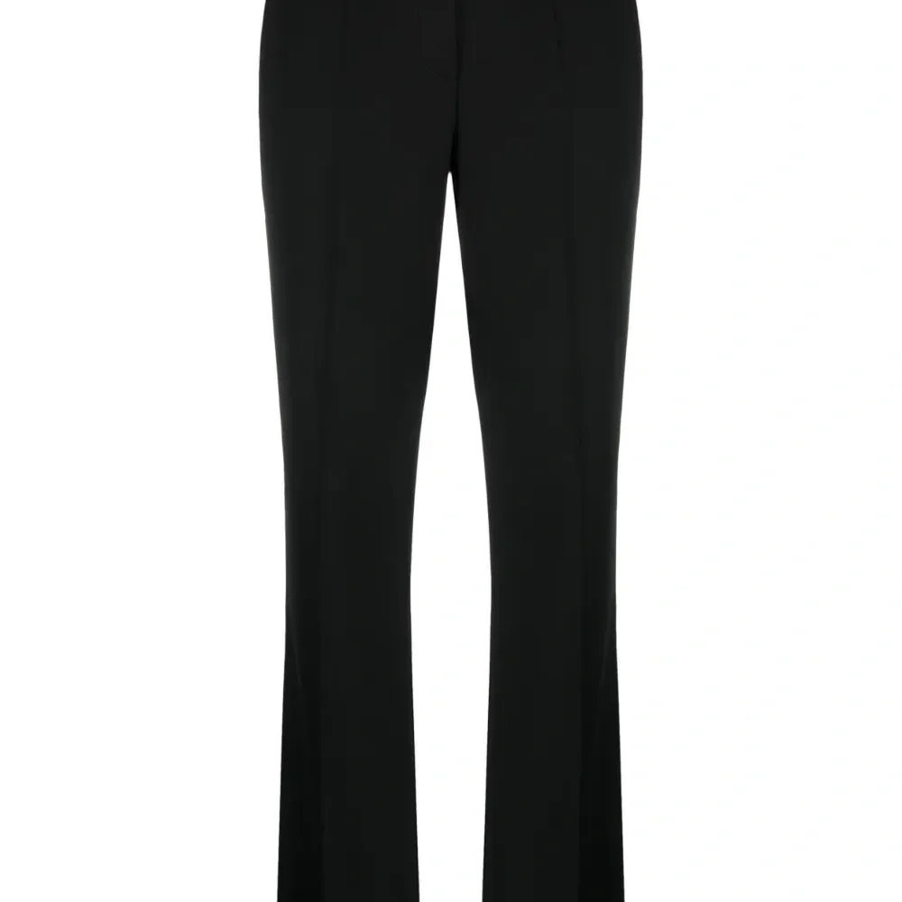 Расклешенные брюки средней посадки