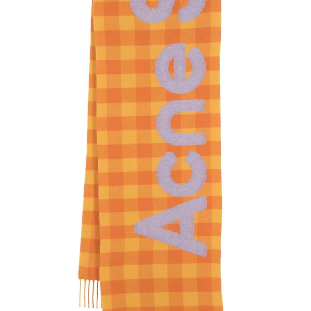 Шерстяной шарф в клетку