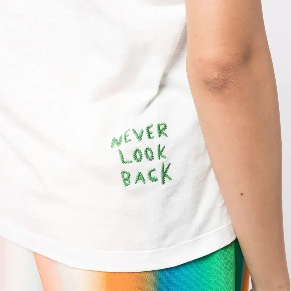 Футболка из органического хлопка с вышитым логотипом