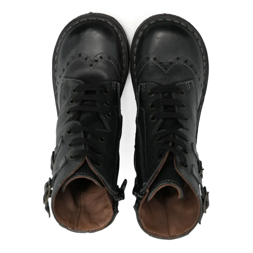 Ботинки на шнуровке