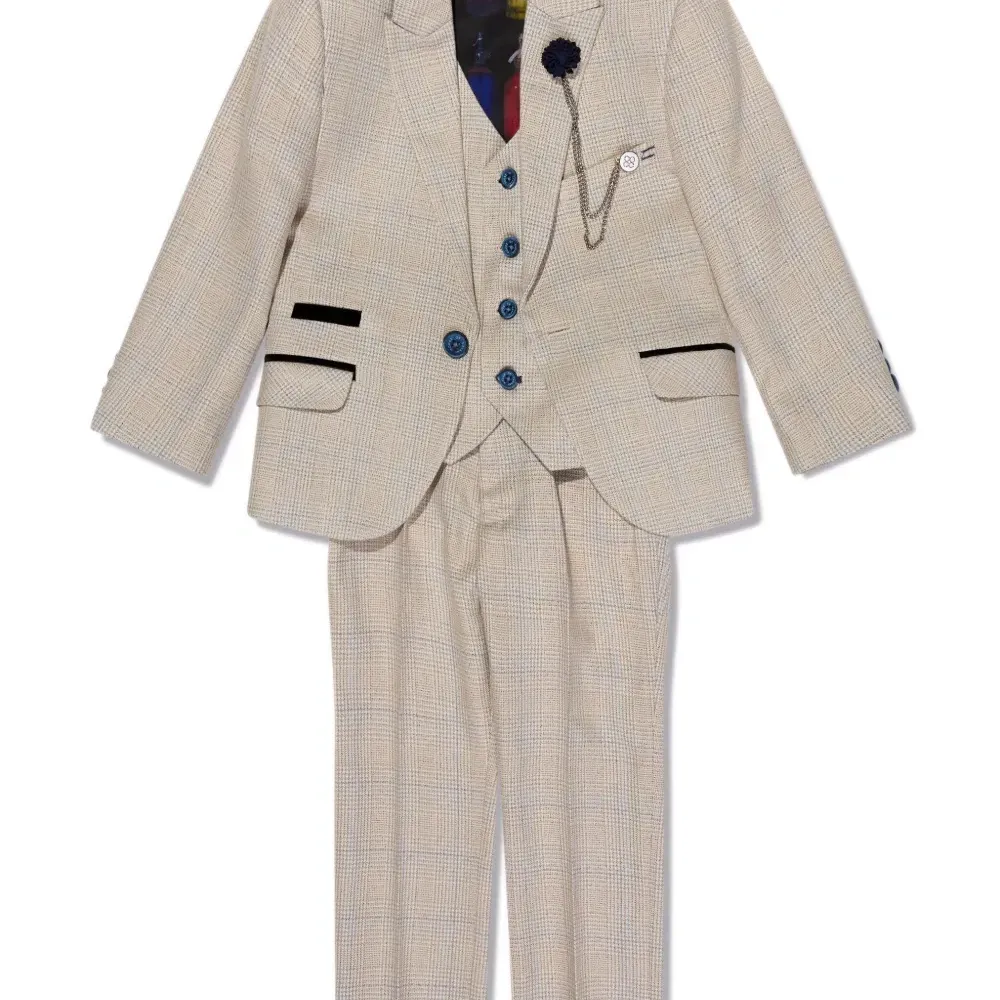 Костюм-тройка с однобортным пиджаком