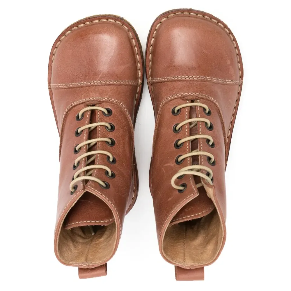 Ботинки на шнуровке